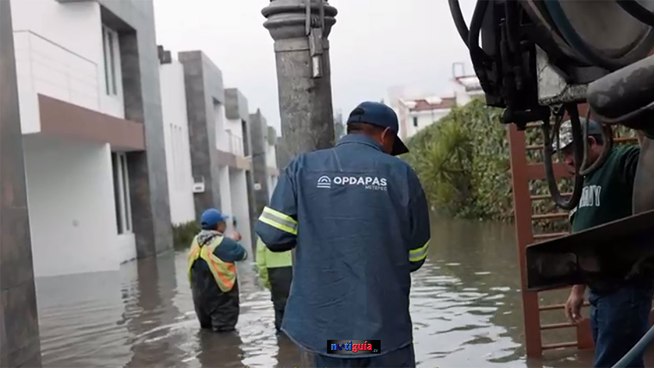 Inundaciones y encharcamientos dejó tormenta en Metepec