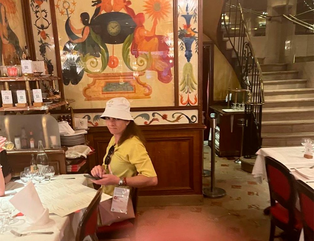 Ana Gabriela Guevara en Au Pied de Cochon París