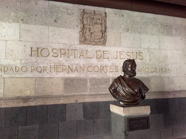 Hospital de Jesús fue fundado por Hernán Cortés, a punto de morir por falta de presupuesto