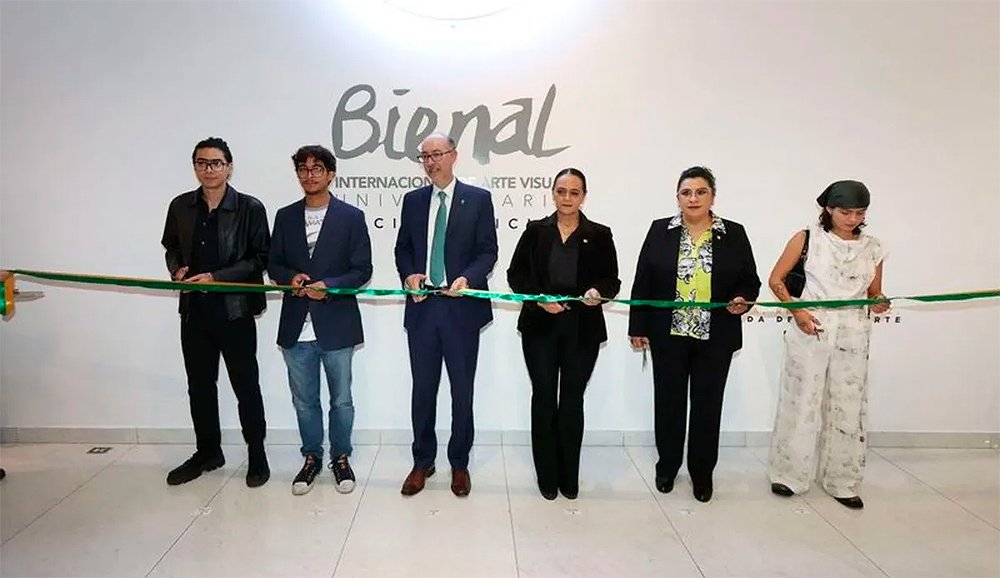 El Rector Carlos Eduardo Barrea Díaz inauguró la Bienal Internacional de Artes Visuales de la UAEMéx 2024