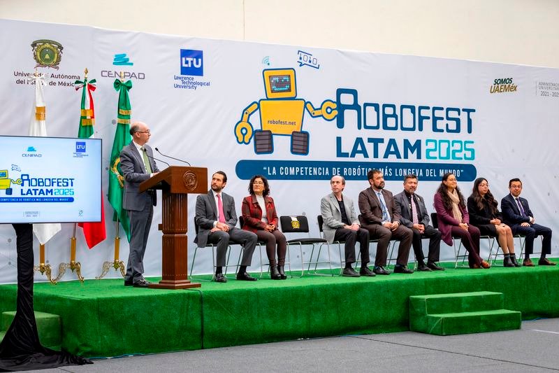 El rector Carlos Eduardo Barrera Díaz destacó el orgullo de la UAEMéx por ser sede del Robofest 2025