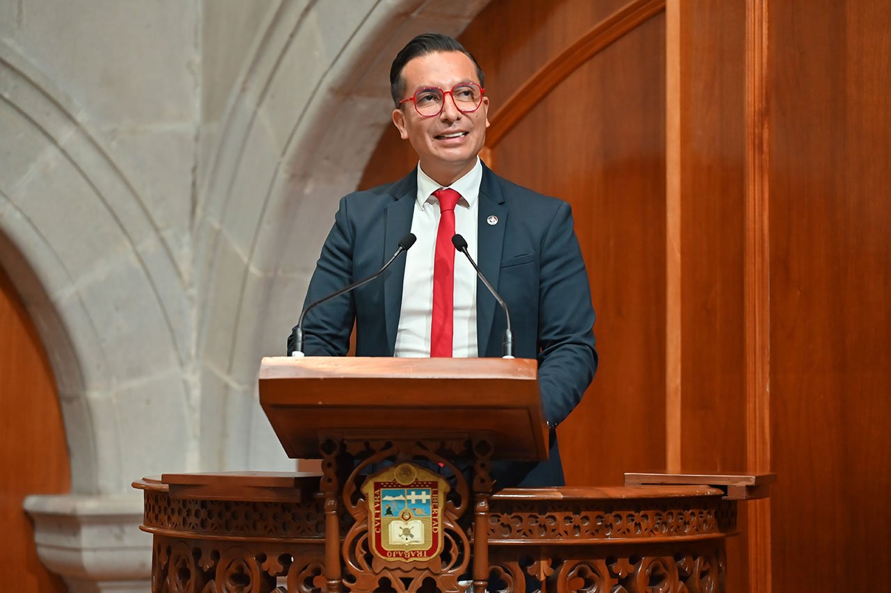 Diputado Israel Espíndola sugiere castigar hasta con 11 años de prisión a quien tire basura en la calle